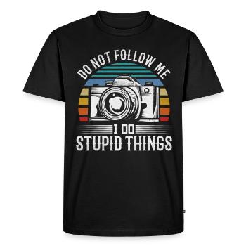 Photo Suivez-moi Je fais des choses stupides photographe - T-shirt Premium bio Homme - noir - Devant - Nico (187cm)