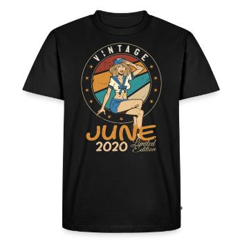 Vintage 2020 - Born In June 2020 - Men's Premium Organic T-Shirt - black - Front - Nico (187cm)