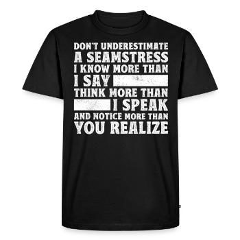 Ne sous-estimez pas une couturière - T-shirt Premium bio Homme - noir - Devant - Nico (187cm)