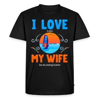 Windsurfing I love my wife - Männer Premium Bio T-Shirt - Schwarz - Vorne - Nico (187cm)