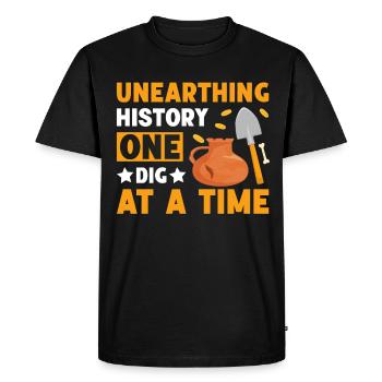 À chaque création, découvrez les secrets de la - T-shirt Premium bio Homme - noir - Devant - Nico (187cm)