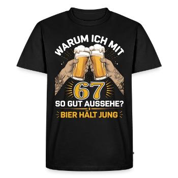 Pourquoi est-ce que j’ai l’air si bien à 67 ans ? La bière vous garde jeune - T-shirt Premium bio Homme - noir - Devant - Nico (187cm)