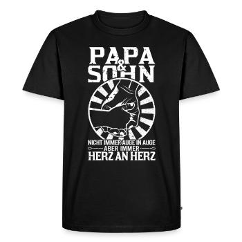 Papa und Sohn Herz an Herz Vatertag Geschenk - Männer Premium Bio T-Shirt - Schwarz - Vorne - Nico (187cm)