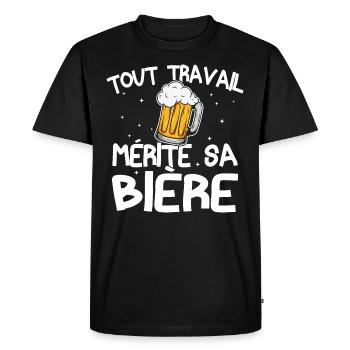 Tout travail mérite sa bière - T-shirt Premium bio Homme - noir - Devant - Nico (187cm)