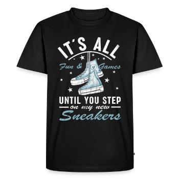 Fan de chaussures « Tu marches sur mes baskets » - T-shirt Premium bio Homme - noir - Devant - Nico (187cm)