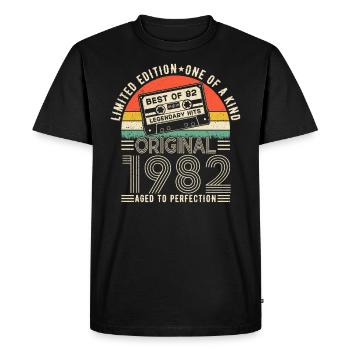 Born in 1982 Birthday 1982 Vintage 1982 - Men's Premium Organic T-Shirt - black - Front - Nico (187cm)