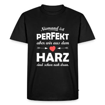 Zuhause im Harz - Männer Premium Bio T-Shirt - Schwarz - Vorne - Nico (187cm)