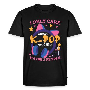 Je ne me soucie que de la K-Pop et de 3 personnes - T-shirt Premium bio Homme - noir - Devant - Nico (187cm)