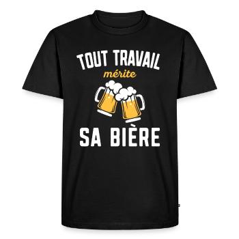 Tout Travail Mérite Sa Bière - T-shirt Premium bio Homme - noir - Devant - Nico (187cm)
