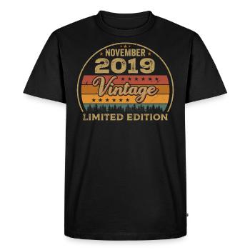 Novembre 2019 - Cadeau d’anniversaire Novembre 2019 - T-shirt Premium bio Homme - noir - Devant - Nico (187cm)