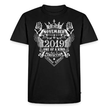 November 2019 anniversaire November 2019 November - T-shirt Premium bio Homme - noir - Devant - Nico (187cm)