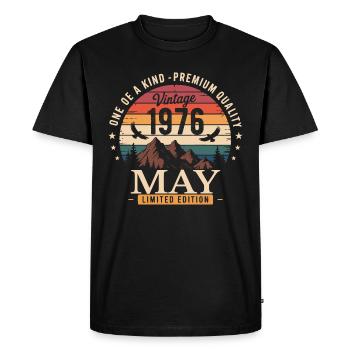 Vintage May 1976 Birthday May 1976 - Men's Premium Organic T-Shirt - black - Front - Nico (187cm)