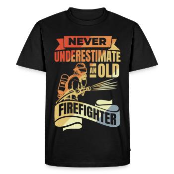 Never underestimate old firefighters - Men's Premium Organic T-Shirt - black - Front - Nico (187cm)
