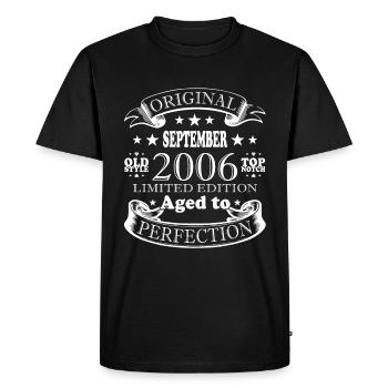 Retro Gift 2004 September Vintage September - Men's Premium Organic T-Shirt - black - Front - Nico (187cm)
