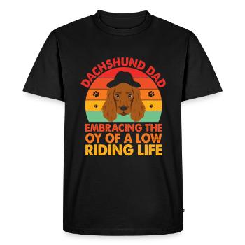 Papa teckel embrassant la joie d’une conduite basse Li - T-shirt Premium bio Homme - noir - Devant - Nico (187cm)