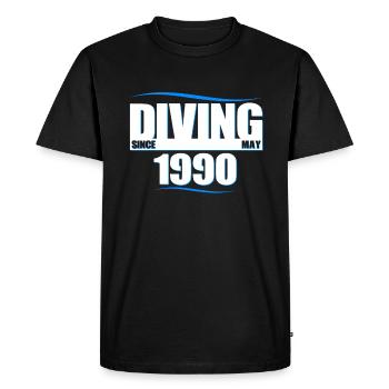 Anniversaire du plongeur - Plongée depuis mai 1990 - T-shirt Premium bio Homme - noir - Devant - Nico (187cm)