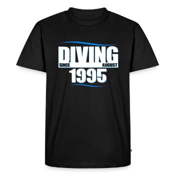 Anniversaire du plongeur - Plongée depuis août 1995 - T-shirt Premium bio Homme - noir - Devant - Nico (187cm)