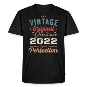 Vintage Birthday - December 2022 - Gift Idea - Men's Premium Organic T-Shirt - black - Front - Nico (187cm)