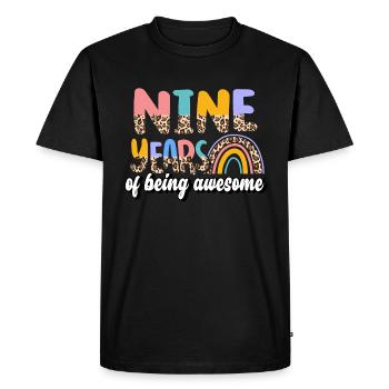 Neuf ans d’être un motif de peau d’animal génial - T-shirt Premium bio Homme - noir - Devant - Nico (187cm)