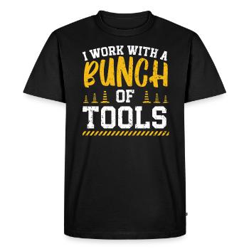 Je travaille avec un tas d’outils ouvrier de la construction - T-shirt Premium bio Homme - noir - Devant - Nico (187cm)