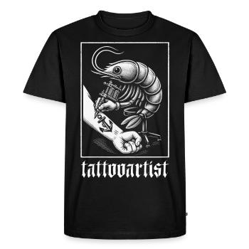 Tattooartist Shrimp - Männer Premium Bio T-Shirt - Schwarz - Vorne - Nico (187cm)