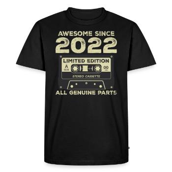 2022 Birthday Born in 2022 Vintage Retro - Men's Premium Organic T-Shirt - black - Front - Nico (187cm)