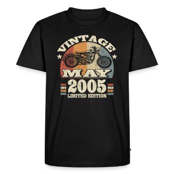 Born in May 2005 - 18 years old - Men's Premium Organic T-Shirt - black - Front - Nico (187cm)