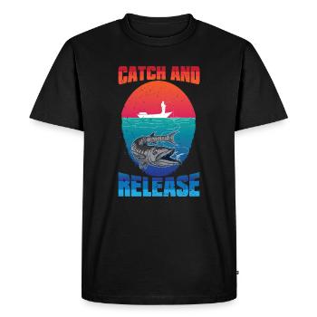 Fishing from the boat Catch and Release - Men's Premium Organic T-Shirt - black - Front - Nico (187cm)