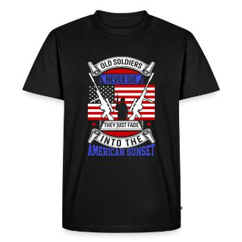 Les vieux soldats ne meurent jamais, ils disparaissent dans l’Amérique - T-shirt Premium bio Homme - noir - Devant - Nico (187cm)