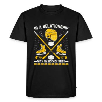 Dans une relation avec mon bâton de hockey. - T-shirt Premium bio Homme - noir - Devant - Nico (187cm)