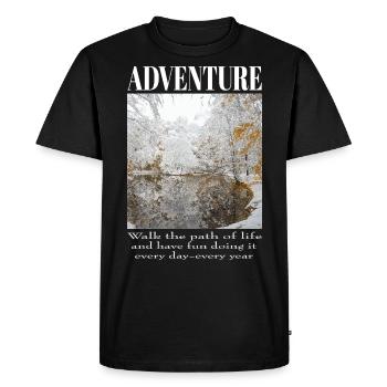 Adventure snow-covered lake in the winter forest - Men's Premium Organic T-Shirt - black - Front - Nico (187cm)