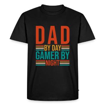 Dad By Day Gamer By Night - Lustiger Gamer Spruch - Men's Premium Organic T-Shirt - black - Front - Nico (187cm)