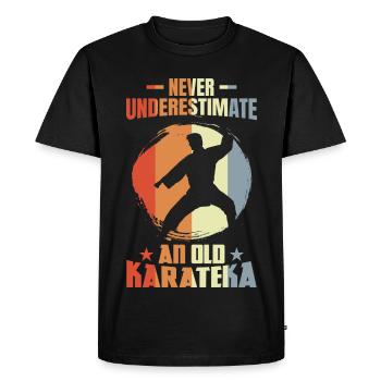 Ne sous-estimez jamais un vieux karatéka - T-shirt Premium bio Homme - noir - Devant - Nico (187cm)
