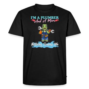 I'm A Plumber And A Mom Nothing Scares Me - Men's Premium Organic T-Shirt - black - Front - Nico (187cm)