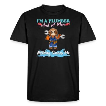 I'm A Plumber And A Mom Nothing Scares Me - Men's Premium Organic T-Shirt - black - Front - Nico (187cm)