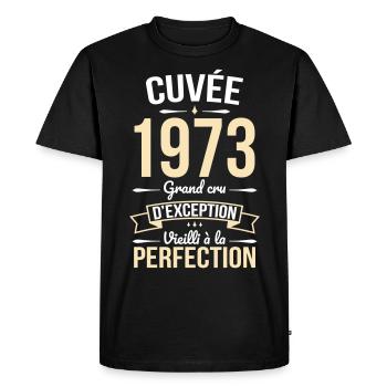 Anniversaire 50 ans - Cuvée 1973 - Cadeau Humour - T-shirt Premium bio Homme - noir - Devant - Nico (187cm)