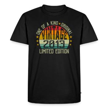 Vintage Born in 2013 Retro Birthday Gift 2013 - Men's Premium Organic T-Shirt - black - Front - Nico (187cm)