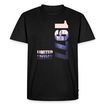 1977. Limited Edition T-Shirt Birthday Idea - Men's Premium Organic T-Shirt - black - Front - Nico (187cm)