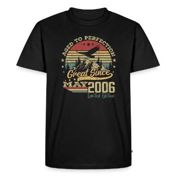 18 years old Aged to Perfection born in May 2006 - Men's Premium Organic T-Shirt - black - Front - Nico (187cm)