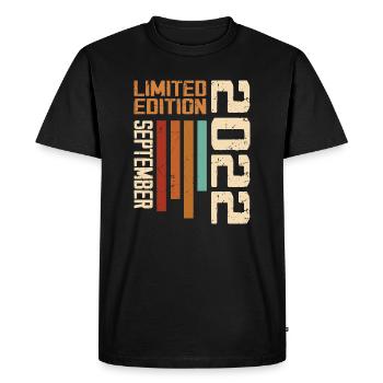 September 2022 Original Birthday Gift Idea - Men's Premium Organic T-Shirt - black - Front - Nico (187cm)