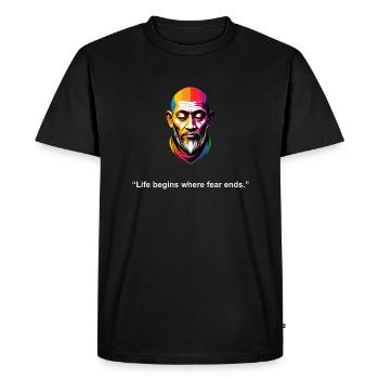 La vie commence là où s’arrête la peur | Citation Zen - T-shirt Premium bio Homme - noir - Devant - Nico (187cm)