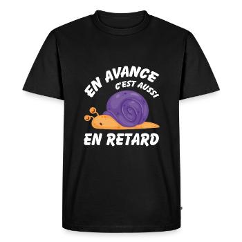 En avance c'est aussi en retard - T-shirt Premium bio Homme - noir - Devant - Nico (187cm)