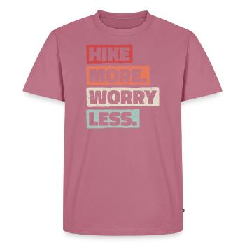 Hike More Worry Less. Wanderung Wandern Design - Männer Premium Bio T-Shirt - Mauve - Vorne - Nico (187cm)