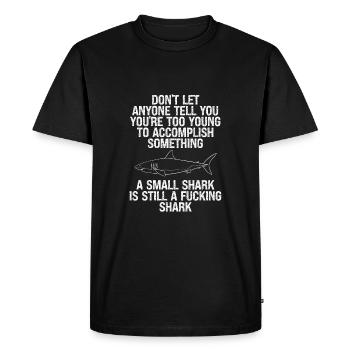 Un petit requin - T-shirt Premium bio Homme - noir - Devant - Nico (187cm)