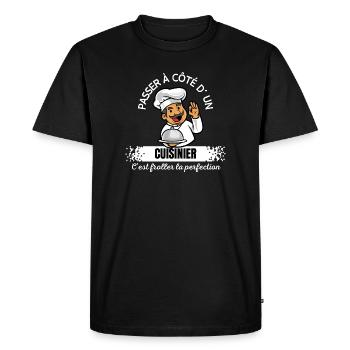 Chef cartoon: Passez à côté d’un cuisinier - T-shirt Premium bio Homme - noir - Devant - Nico (187cm)