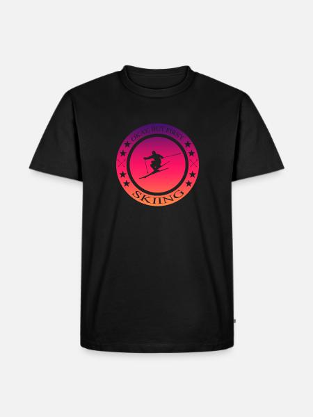 Okay but first skiing - Männer Premium Bio T-Shirt - Schwarz