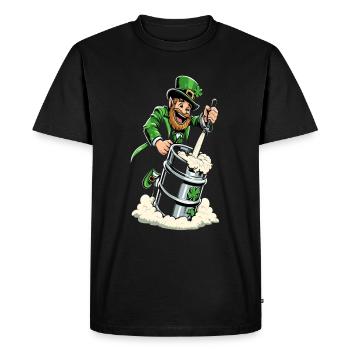 Leprechaun (Irish leprechaun) taps beer - Men's Premium Organic T-Shirt - black - Front - Nico (187cm)