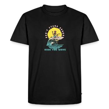 Ne restez pas là Ride The Wave Funny Surfer - T-shirt Premium bio Homme - noir - Devant - Nico (187cm)