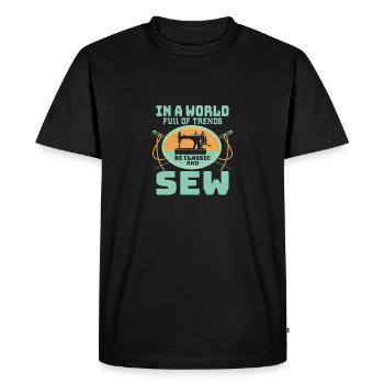 Dans un monde plein de tendances, soyez classique et cousez Sewi - T-shirt Premium bio Homme - noir - Devant - Nico (187cm)