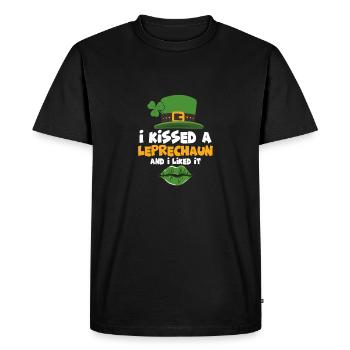 I Kissed A Leprechaun And I Liked It - Men's Premium Organic T-Shirt - black - Front - Nico (187cm)